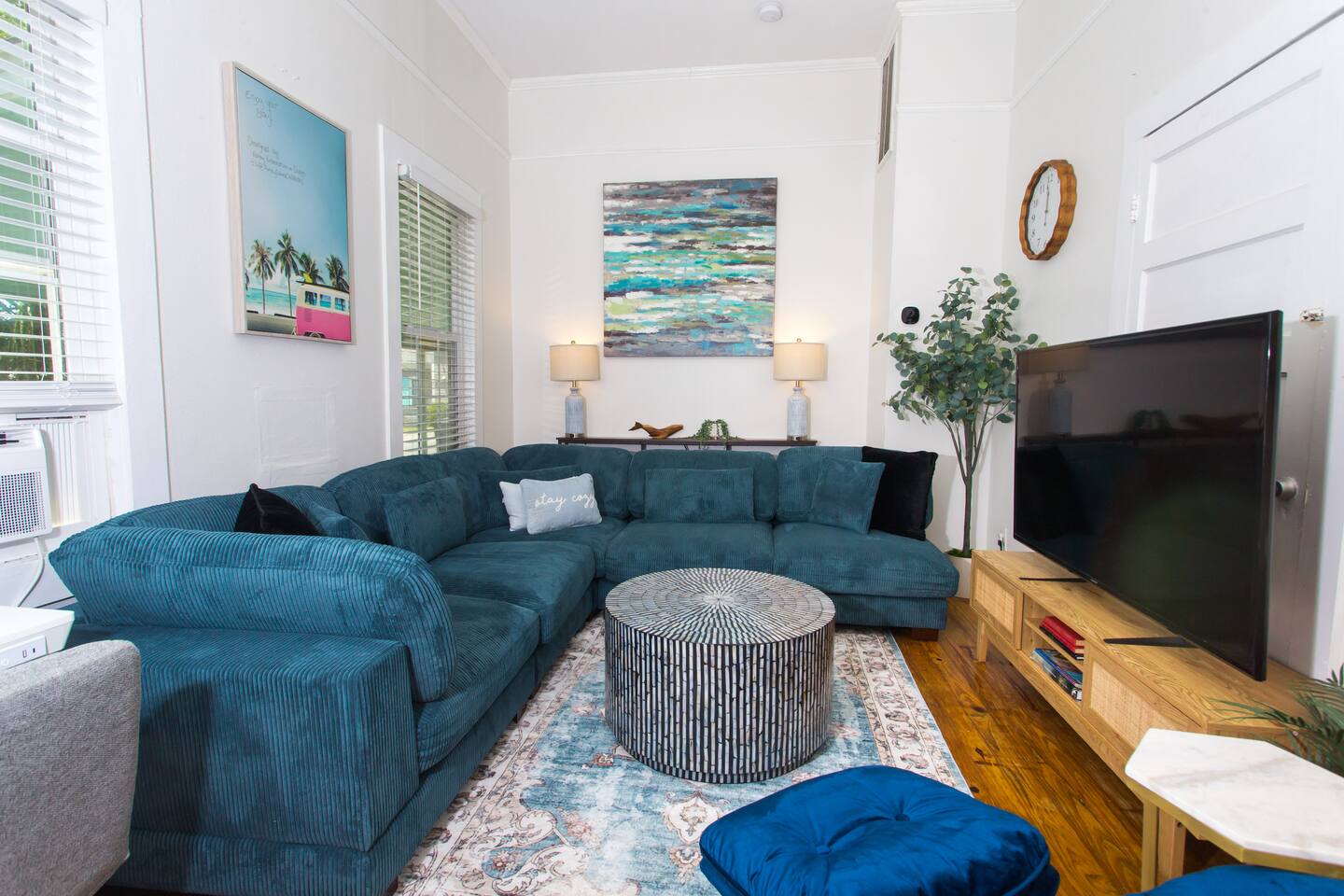 Spring Escape | Walk Downtown | 10 mins to Beach — Pensacola — vacation rental