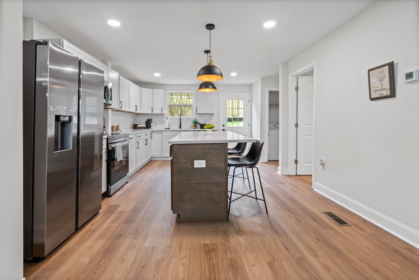 Family/Pet Friendly - Professional Design