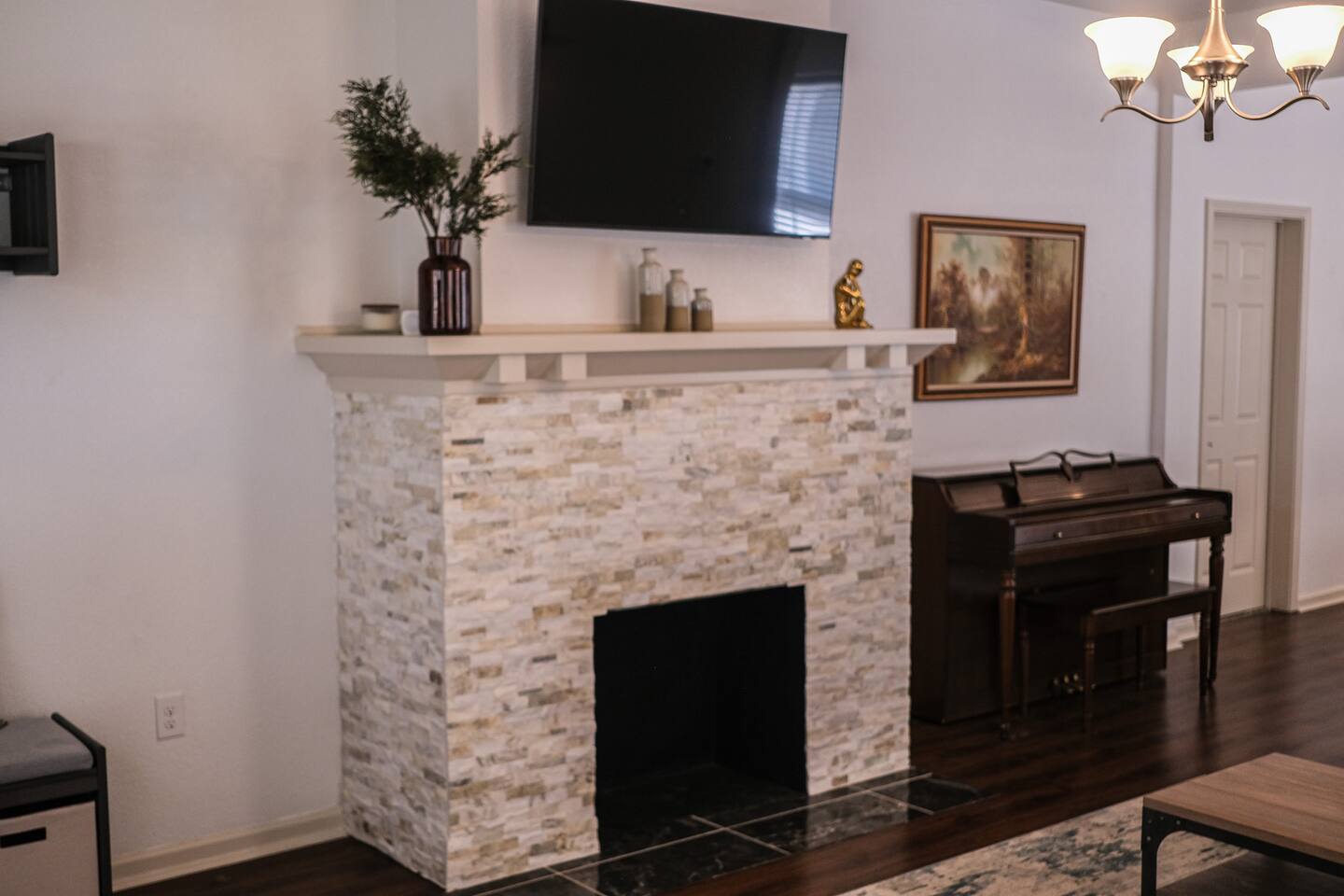 Blissful Charm 3-bedroom house in charming DT Waco