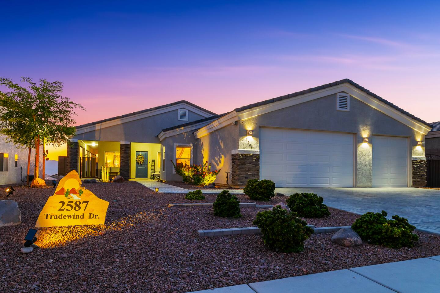 Amazing Sunset Views | Pool | 3bd | BBQ | Sleeps 7