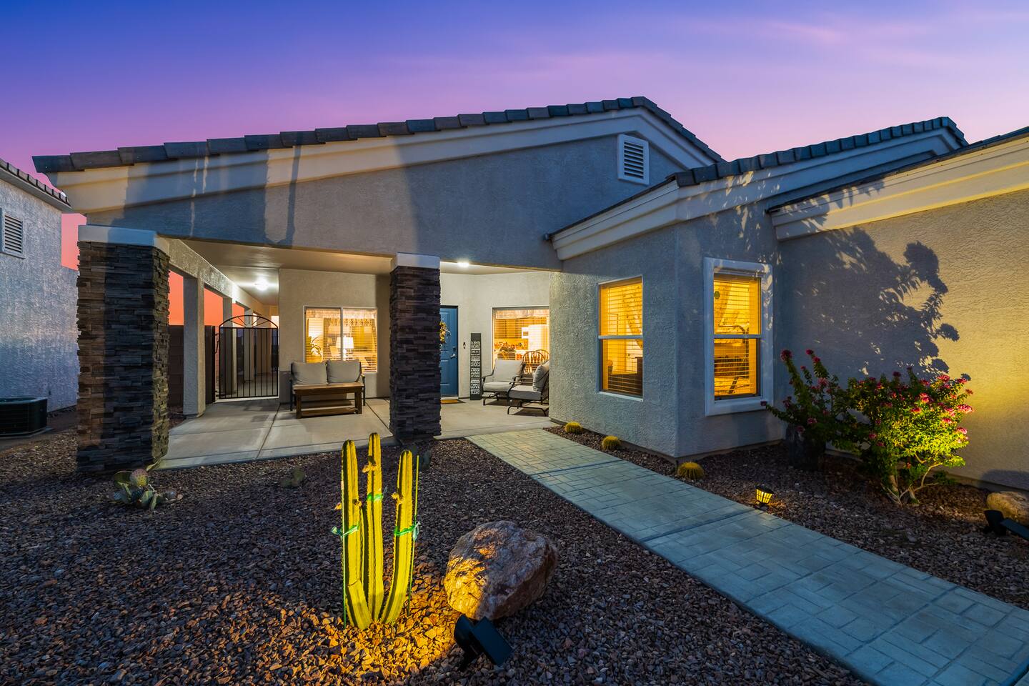 Amazing Sunset Views | Pool | 3bd | BBQ | Sleeps 7