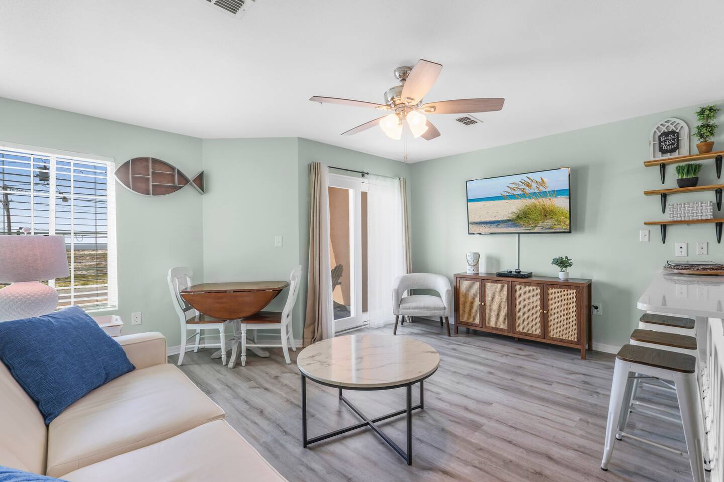Gulf View Condo Steps to Sand Hot Tub King Bed