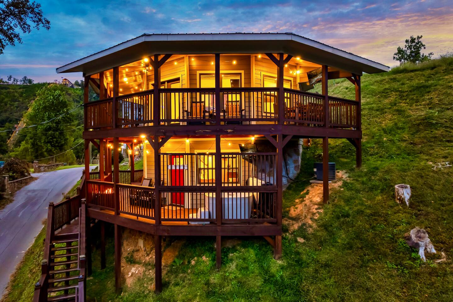 NEW Listing Special! Steps 2 Downtown with Hot Tub
