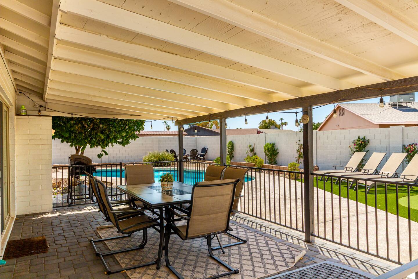 4BR Mesa Oasis w/ Putting Green and Heated Pool!