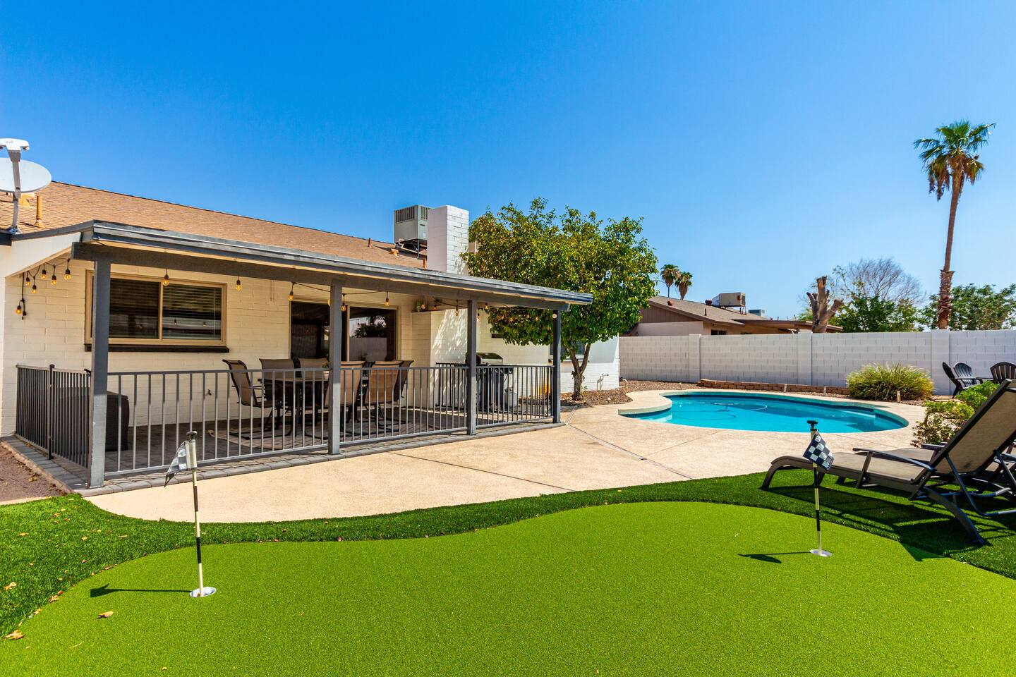 4BR Mesa Oasis w/ Putting Green and Heated Pool!