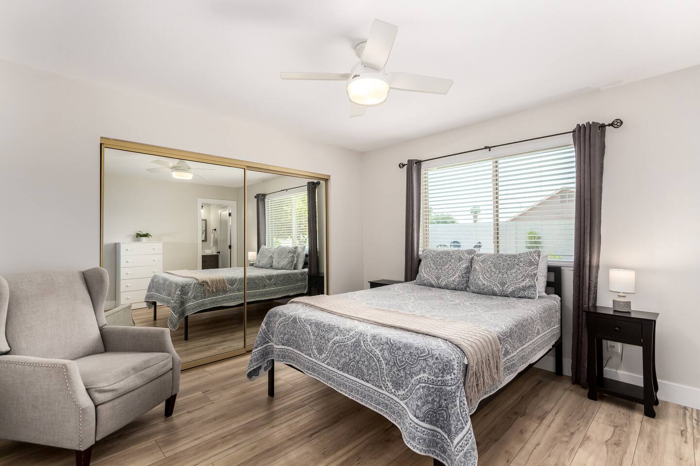 4BR Mesa Oasis w/ Putting Green and Heated Pool!