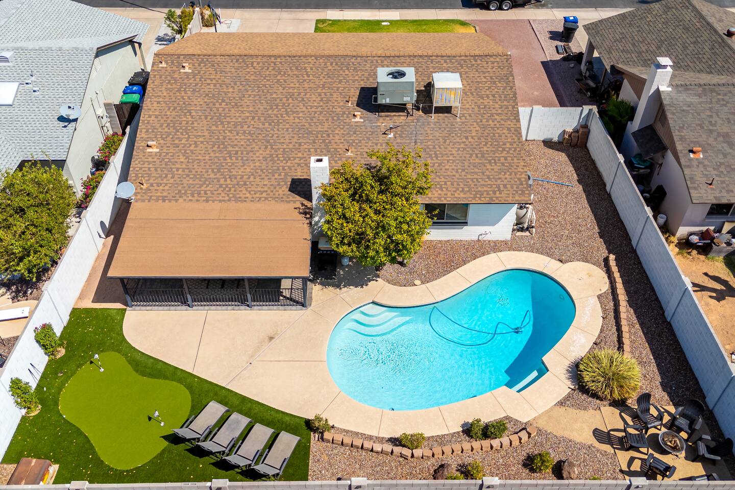 4BR Mesa Oasis w/ Putting Green and Heated Pool!