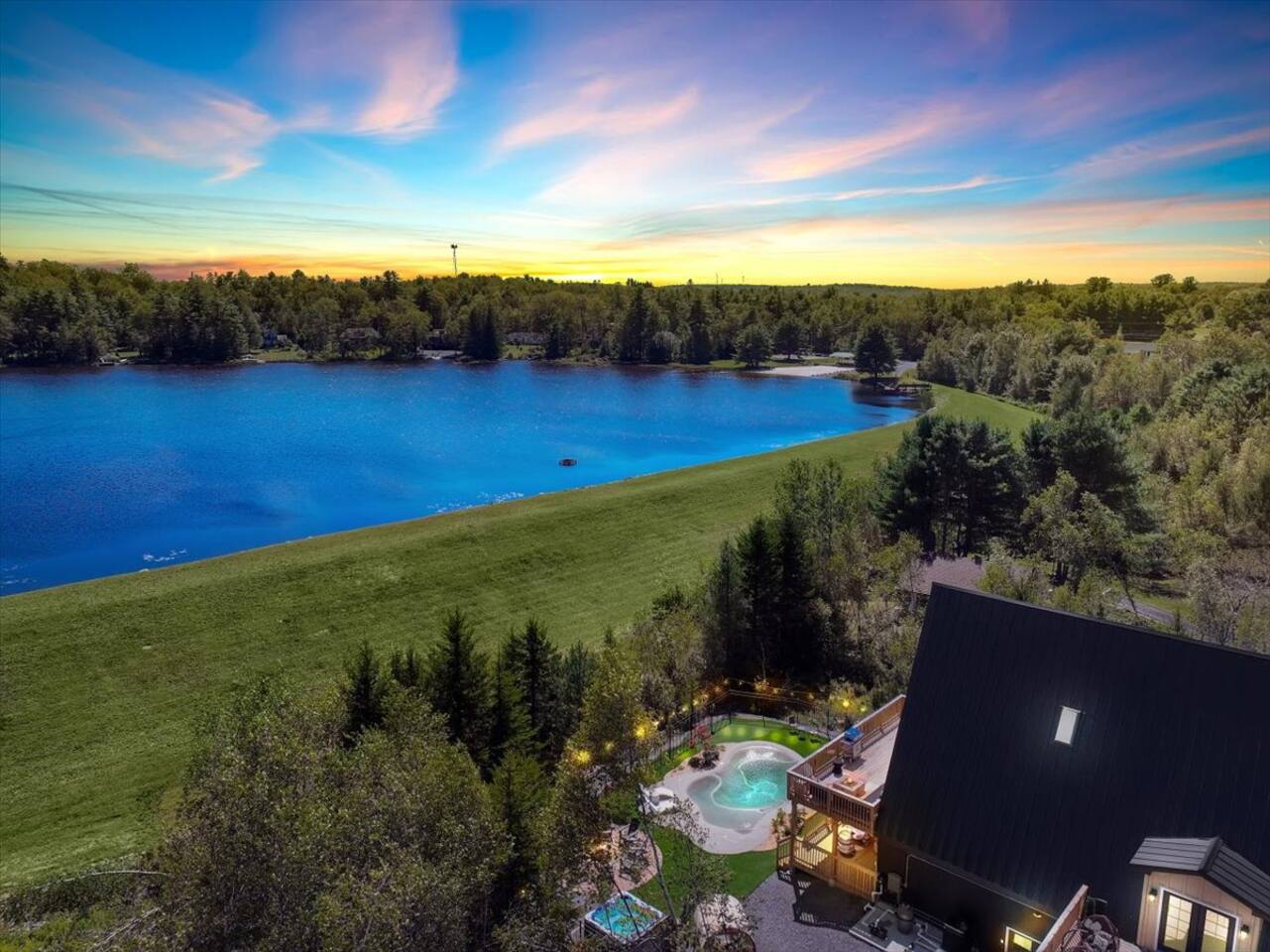 Lakefront, Heated Lagoon Pool, Spa, Sauna, Theatre