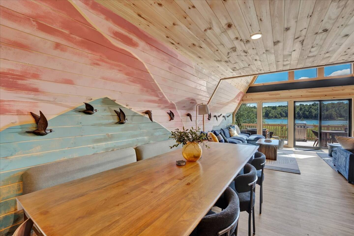 Lakefront, Heated Lagoon Pool, Spa, Sauna, Theatre