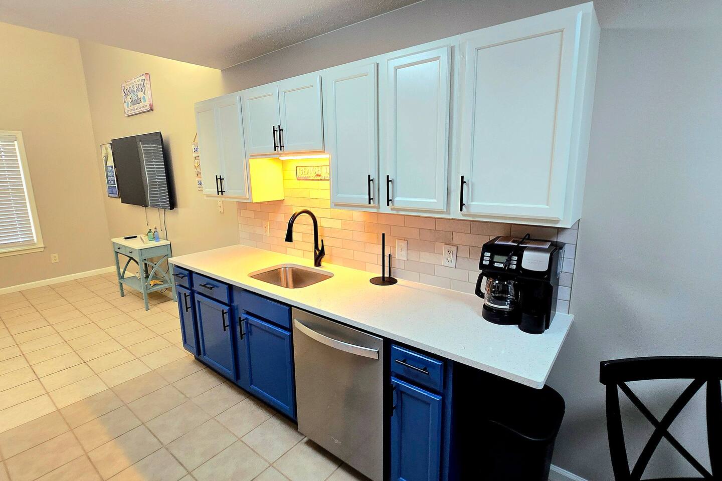 5924- Updated 2BR Duplex 4 Blocks to Beach-Sleeps6