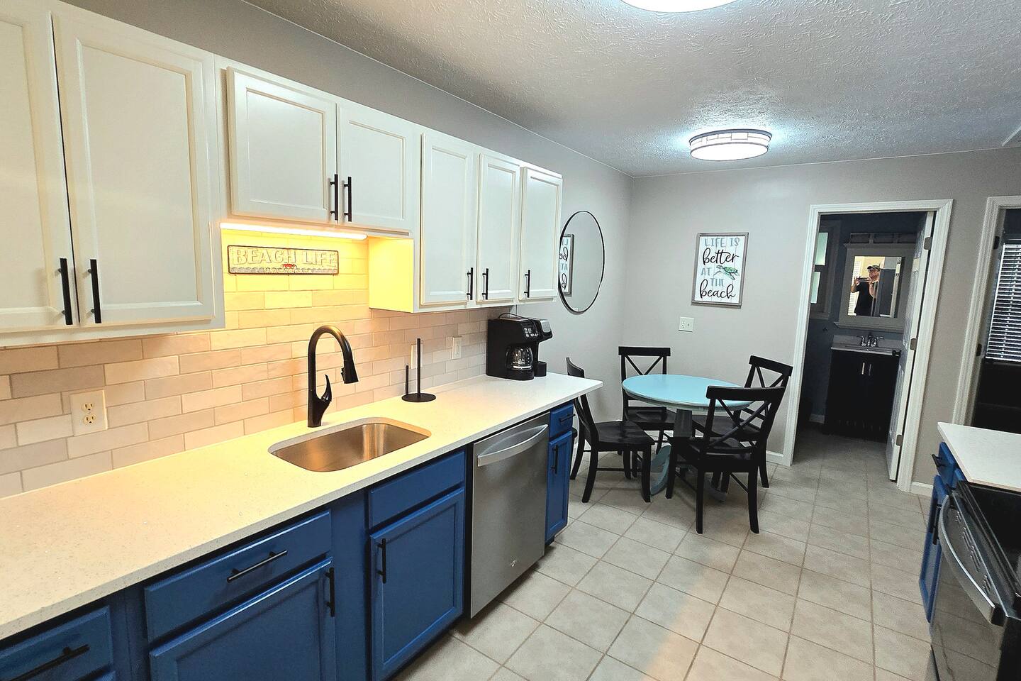 5924- Updated 2BR Duplex 4 Blocks to Beach-Sleeps6