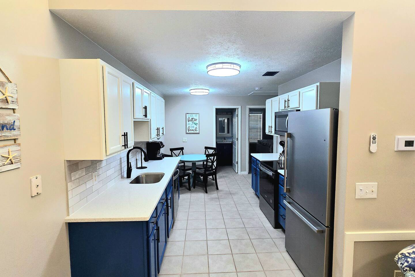 5924- Updated 2BR Duplex 4 Blocks to Beach-Sleeps6