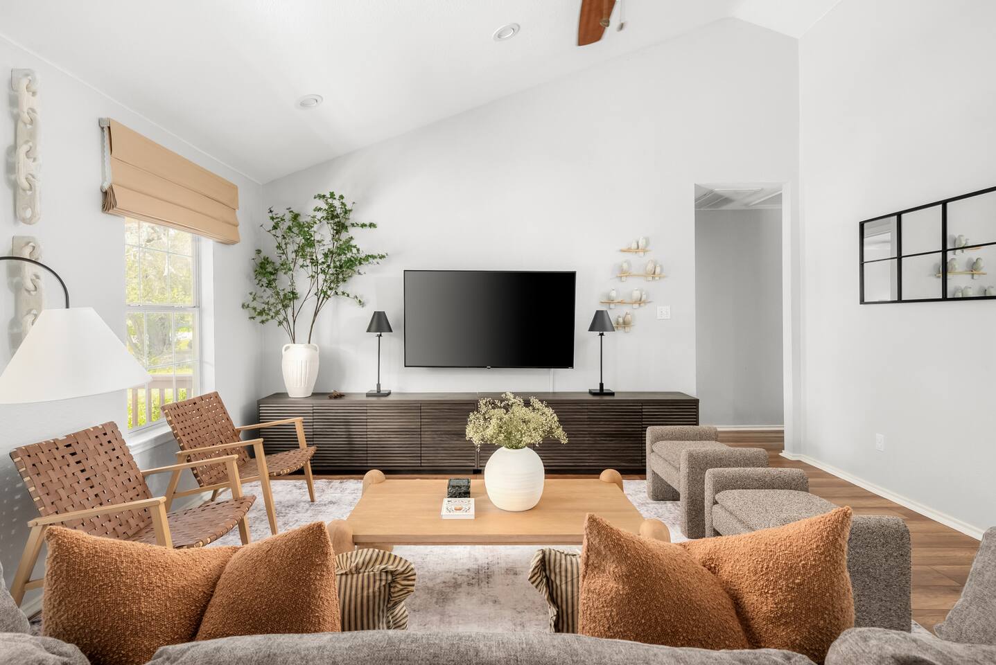 Cozy Cottage | Lake Travis w/ Pool and Pickleball