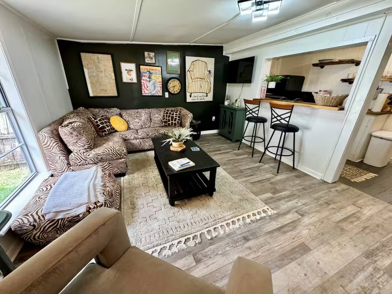 King City Suite/1Bed Downtown Walking Distance