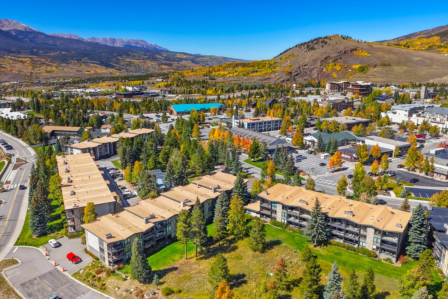 2BR Lake Dillon Escape w/ Pool & Hot Tub!