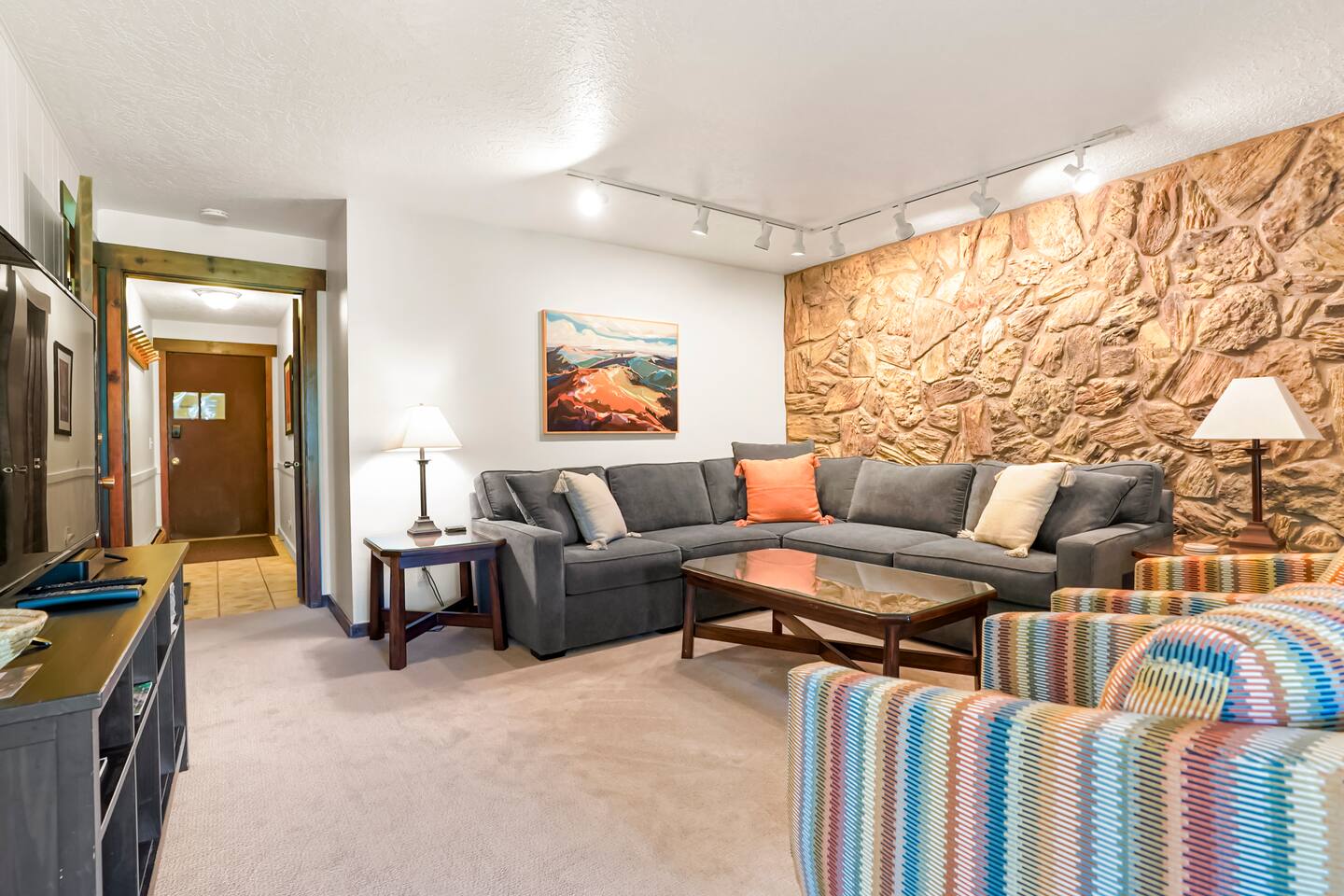 2BR Lake Dillon Escape w/ Pool & Hot Tub!