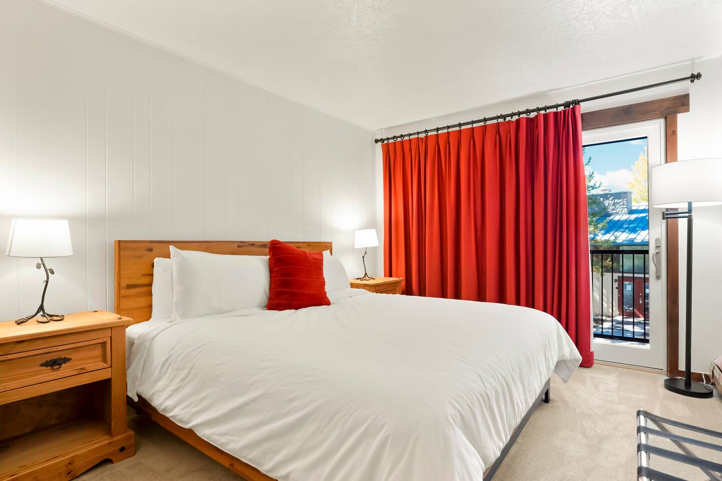 2BR Lake Dillon Escape w/ Pool & Hot Tub!