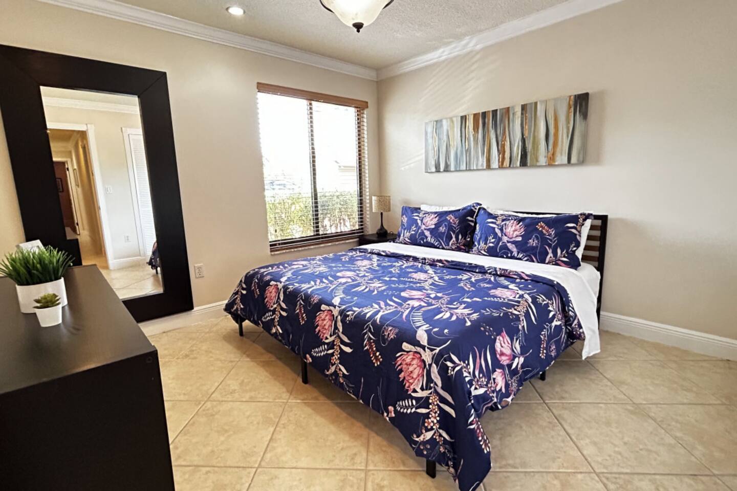 EPIC Escape/Pool Access Near Malls Airport Hospita