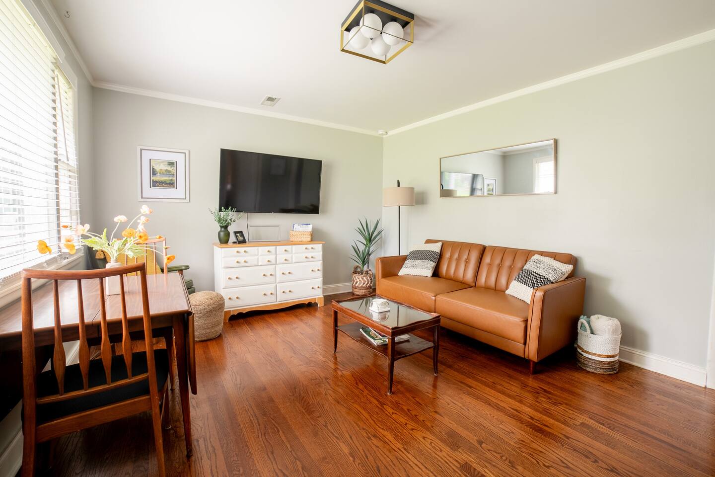Cozy Getaway Mins to Downtown, Broadway Airport — Nashville — vacation rental