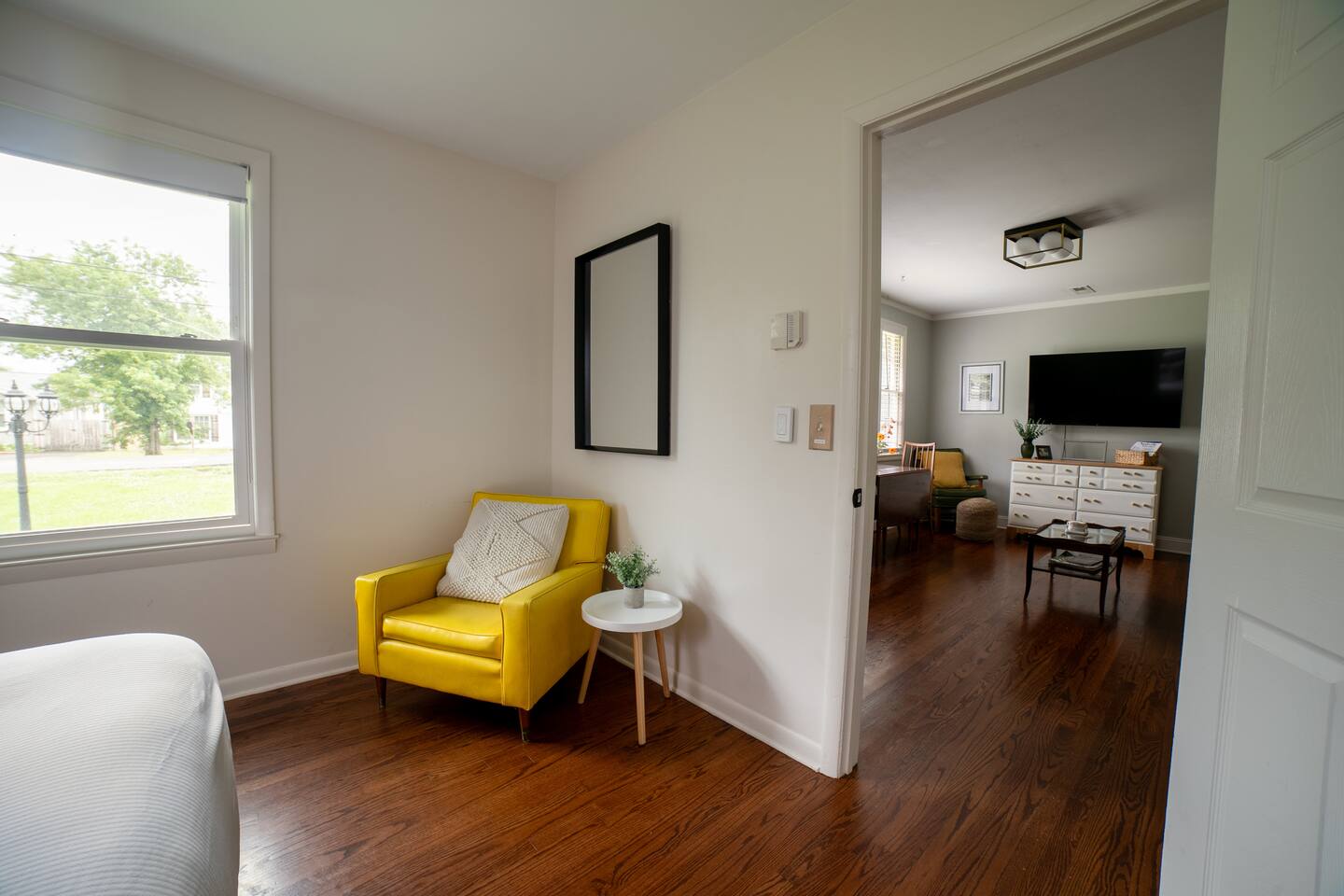 Cozy Getaway Mins to Downtown, Broadway Airport