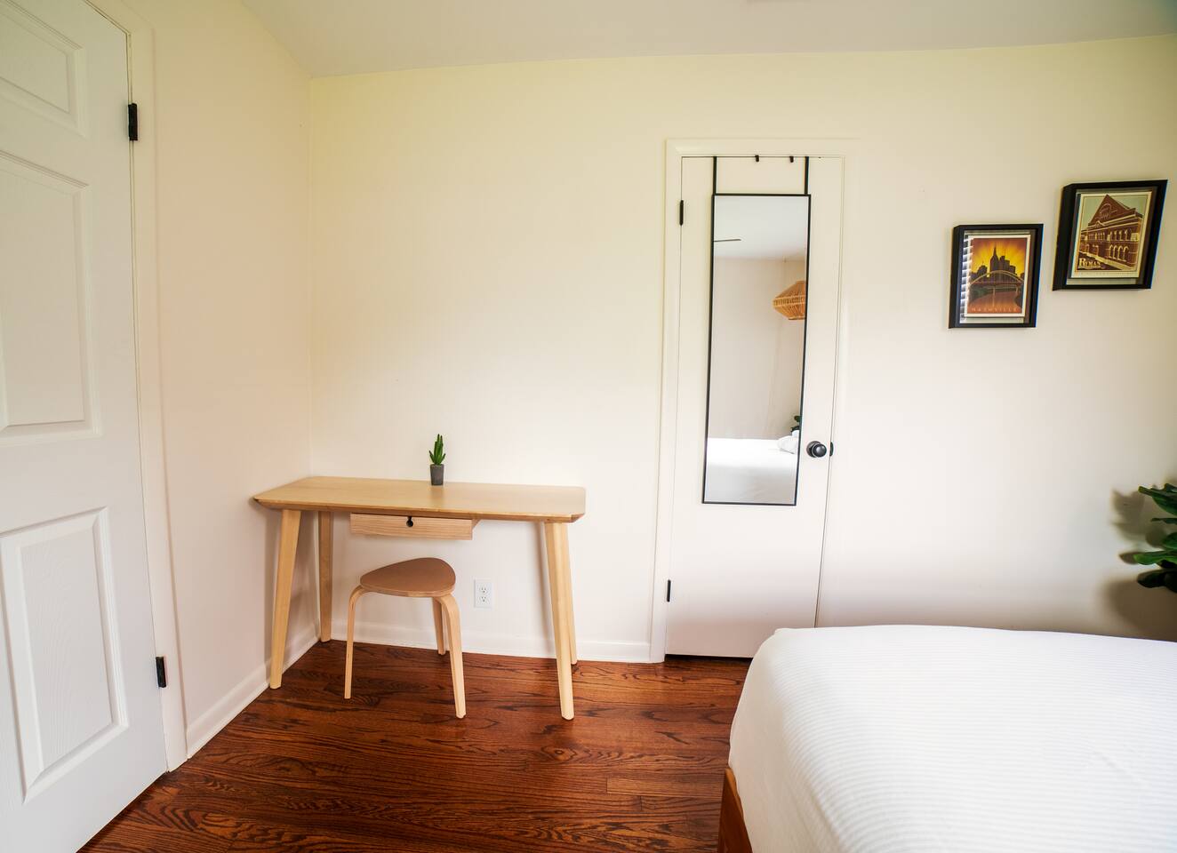 Cozy Getaway Mins to Downtown, Broadway Airport