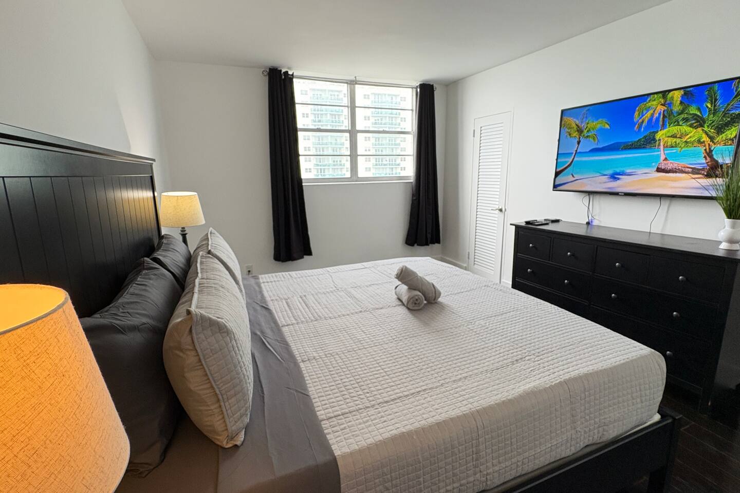 Beachfront 2br at The Tides | Great Views