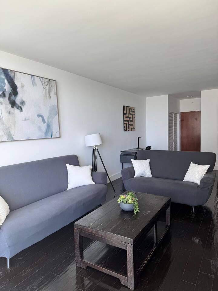Beachfront 2br at The Tides | Great Views