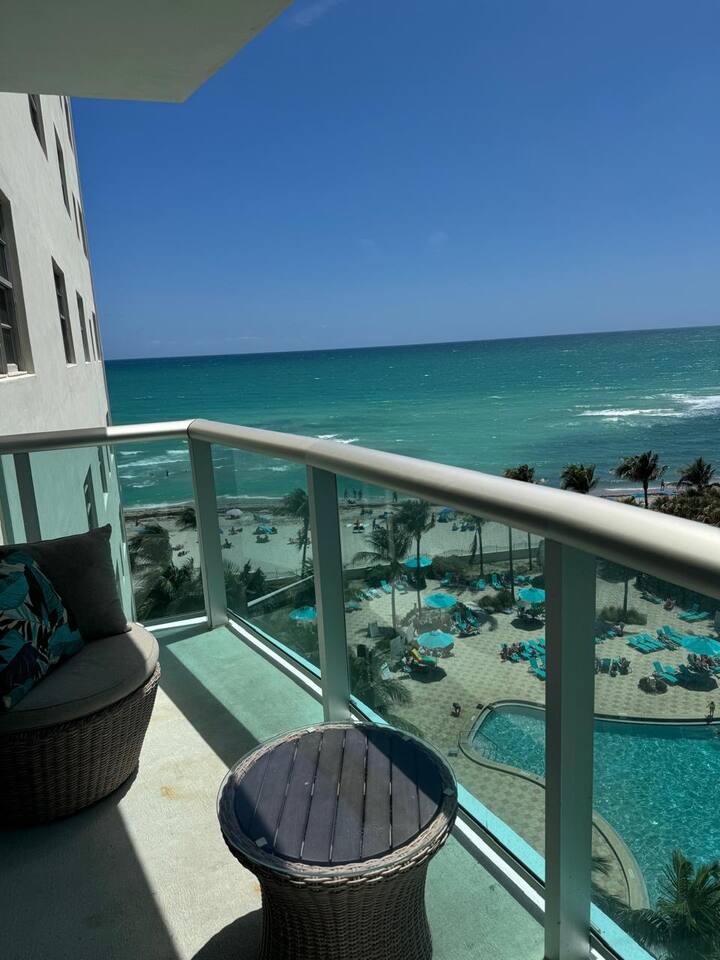 Beachfront 2br at The Tides | Great Views