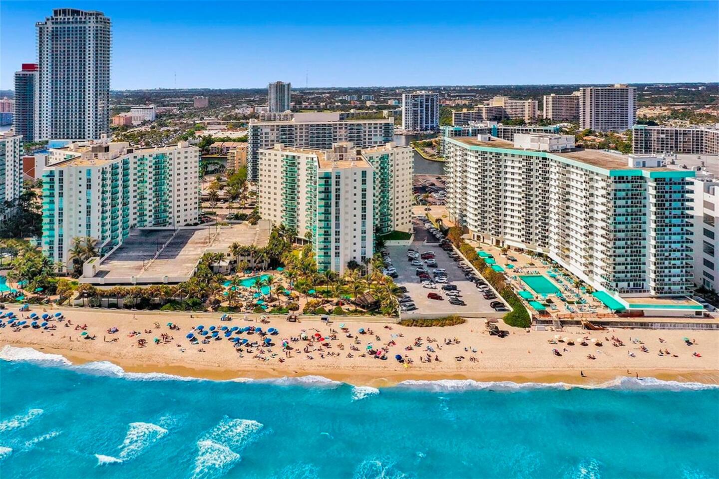 Beachfront 2br at The Tides | Great Views
