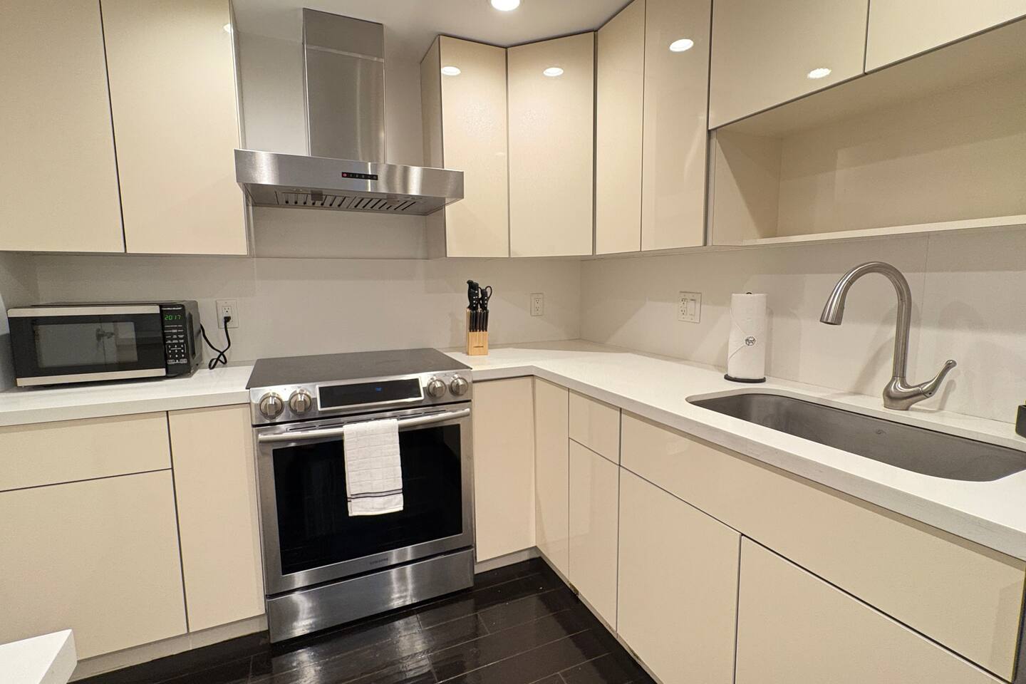 Beachfront 2br at The Tides | Great Views