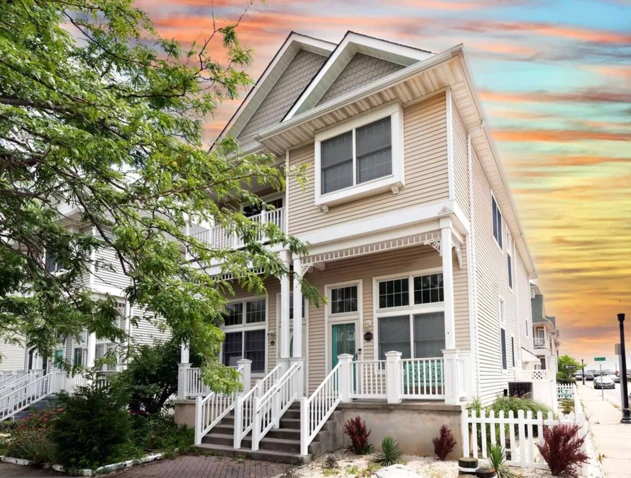 Surfside Retreat- Close to Beach & Boardwalk!