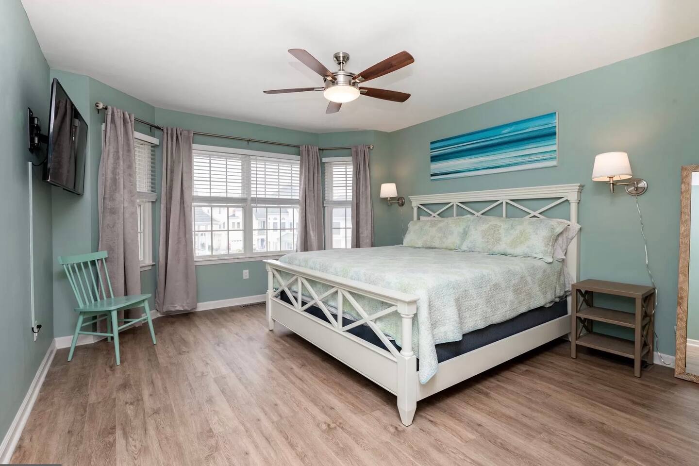 Surfside Retreat- Close to Beach & Boardwalk!