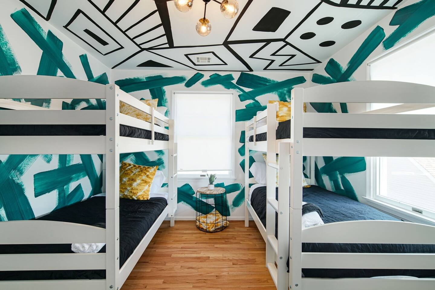 Sunrise Playce-Designer Beach Retreat + Pool Table