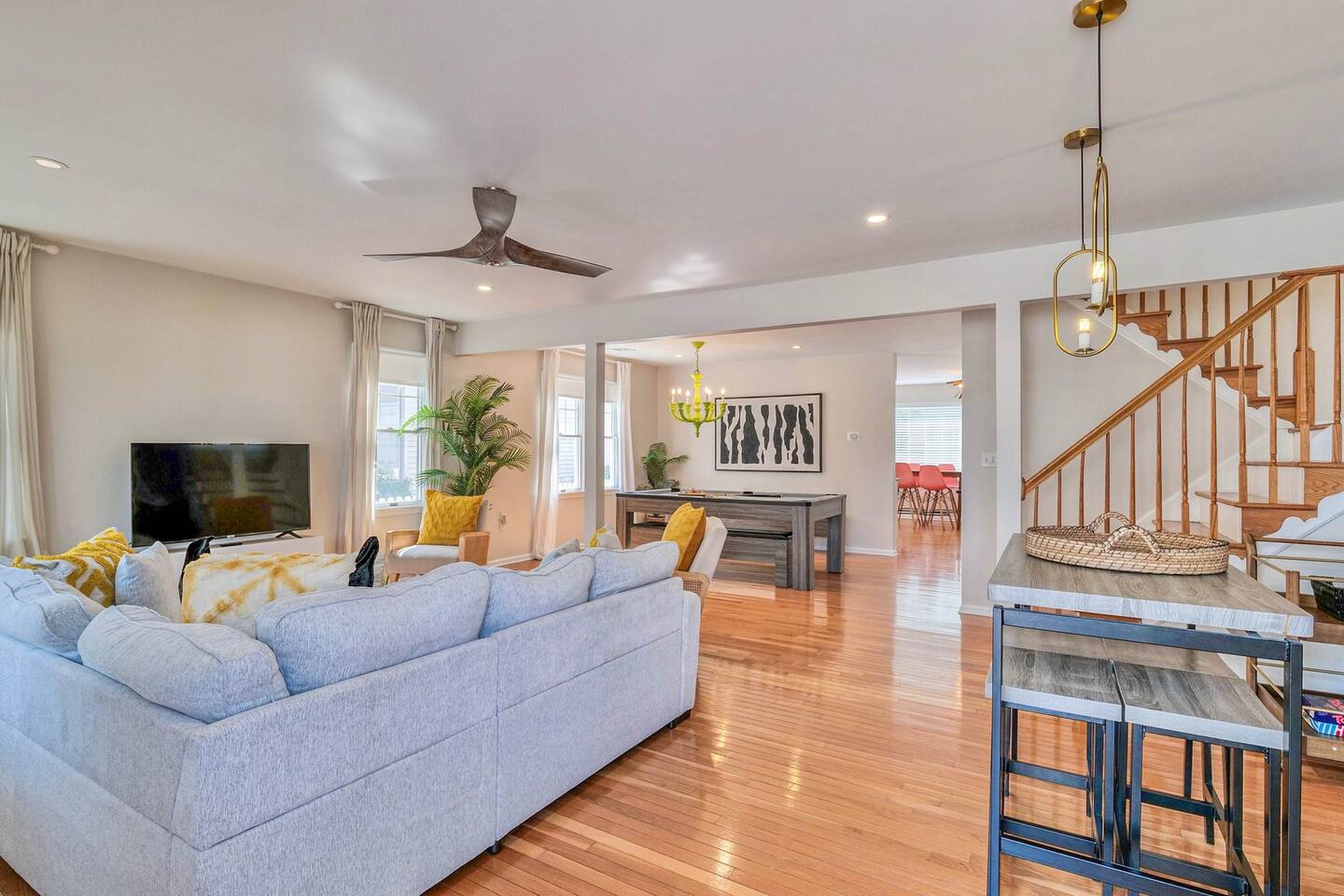 Sunrise Playce-Designer Beach Retreat + Pool Table