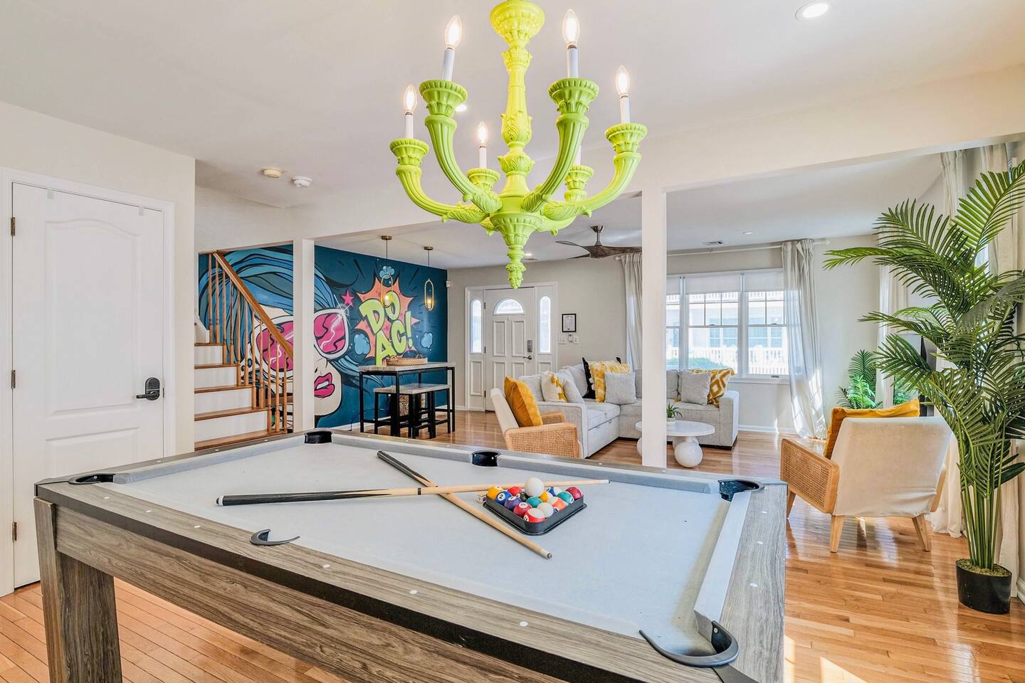 Sunrise Playce-Designer Beach Retreat + Pool Table