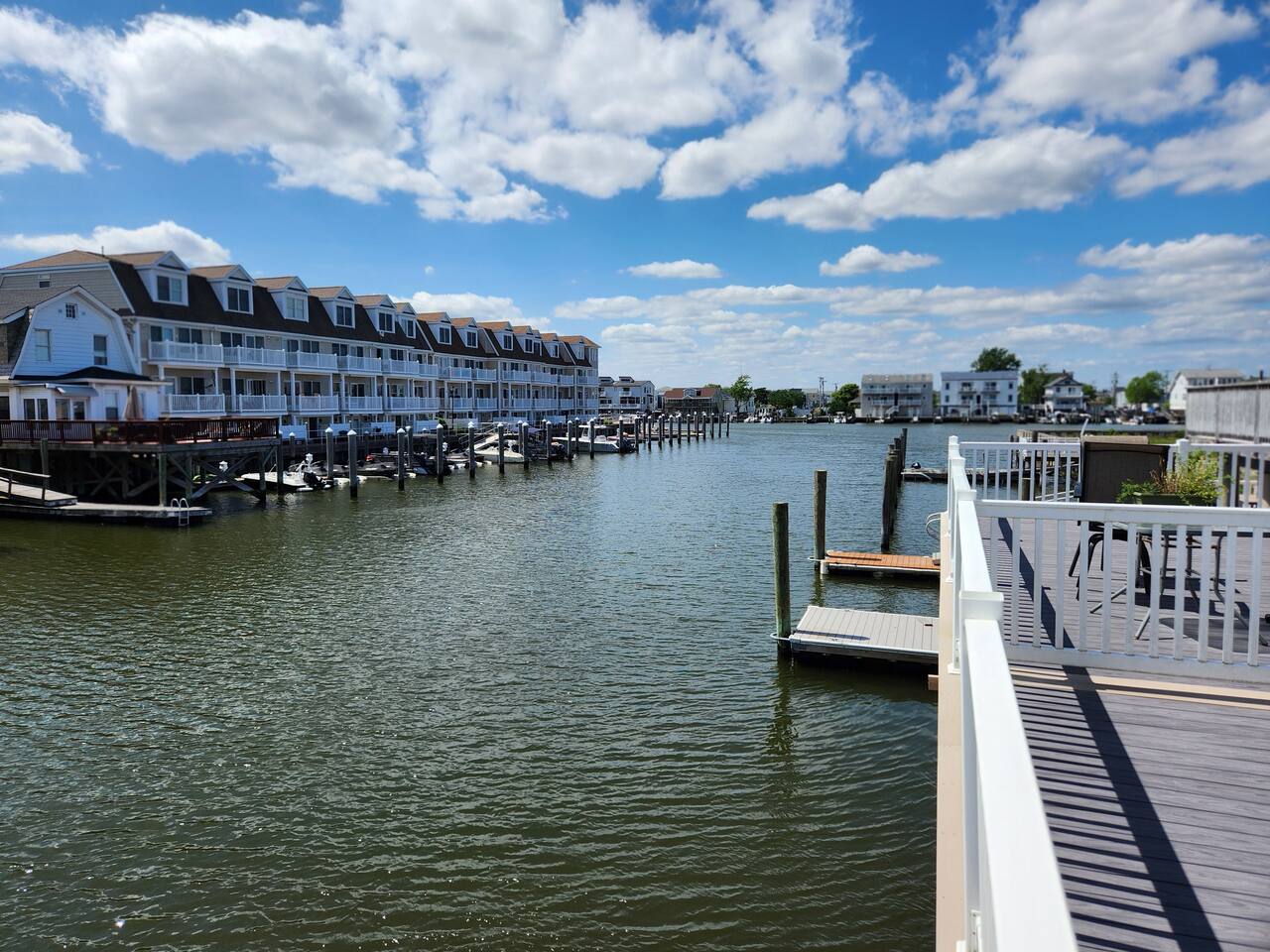 Lower Chelsea Lookout- On Water by Beach & Boards!