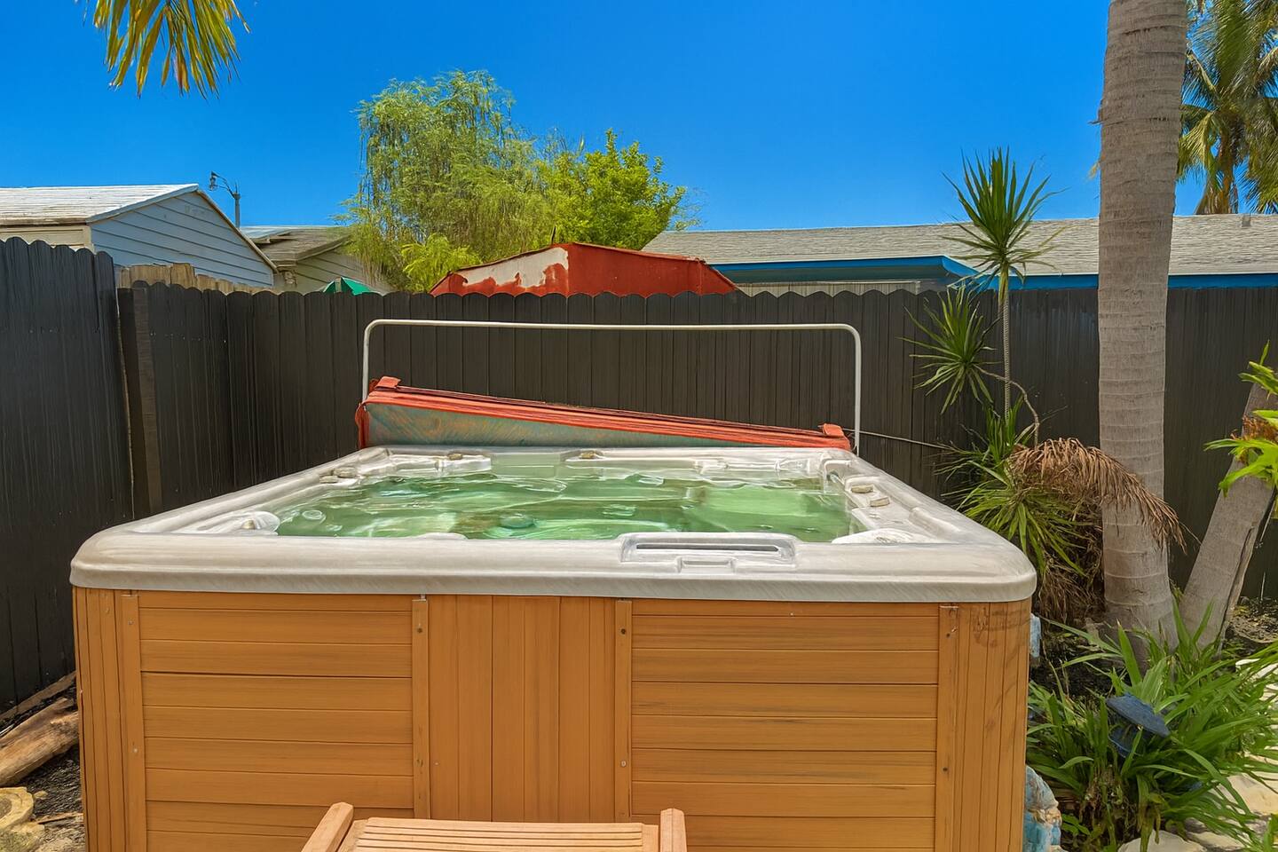 EPIC Bright Modern 3BR Home • Jacuzzi • Near Beach - Holiday Home