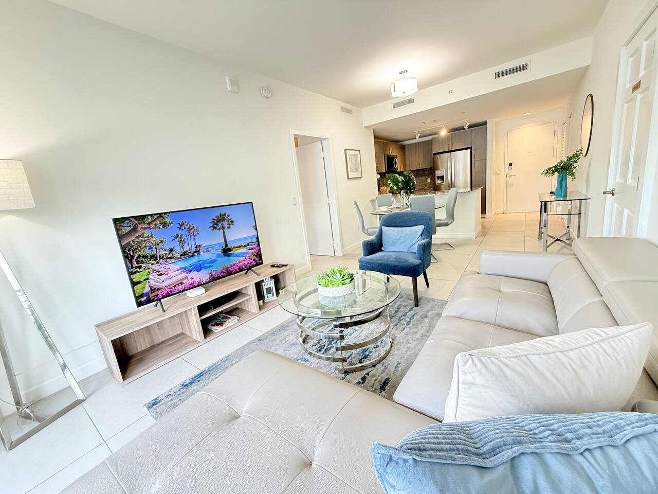 Resort-Style Luxury Downtown Doral Pool View 2BR