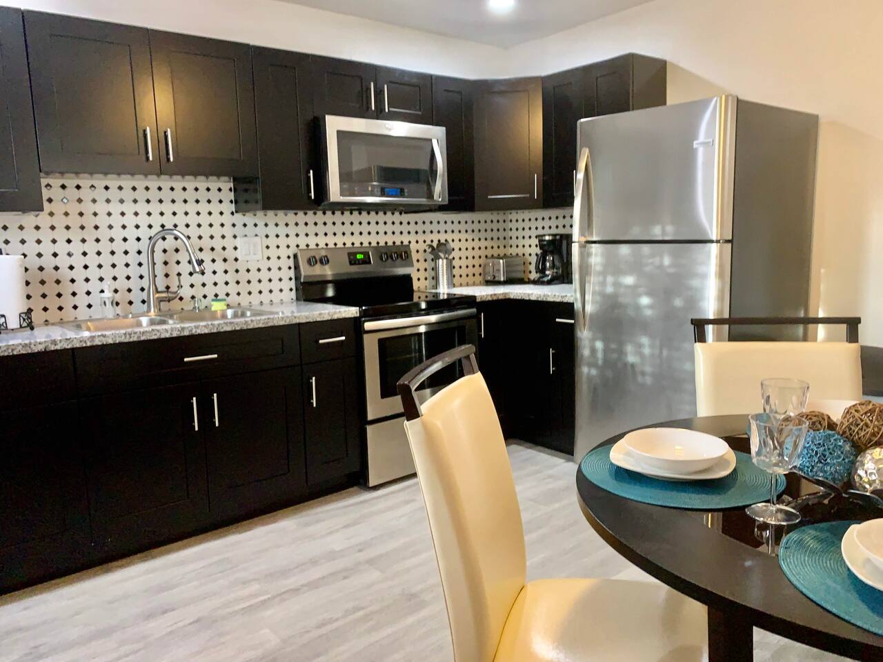Home Sweet Home Near Malls Airport Highway