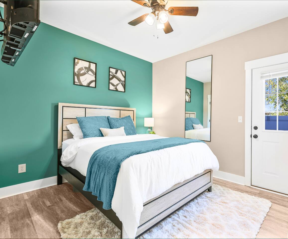 3BR Family Home! GAMES! Playground! Pet-Friendly!