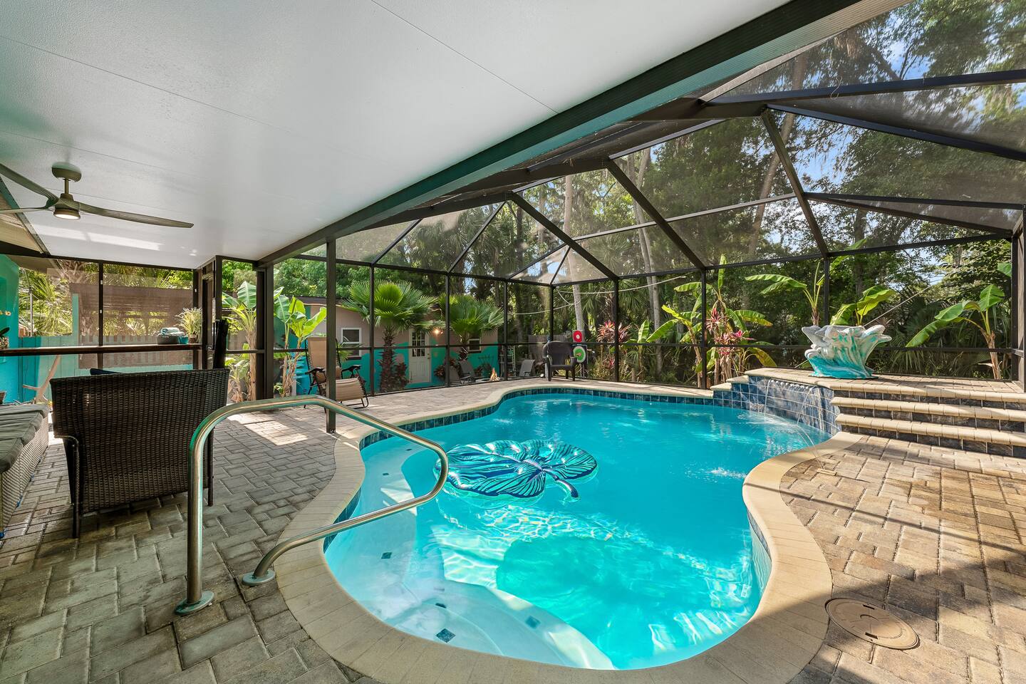 Tropical Garden w/ Heated Pool* 3 mins Sis Spring