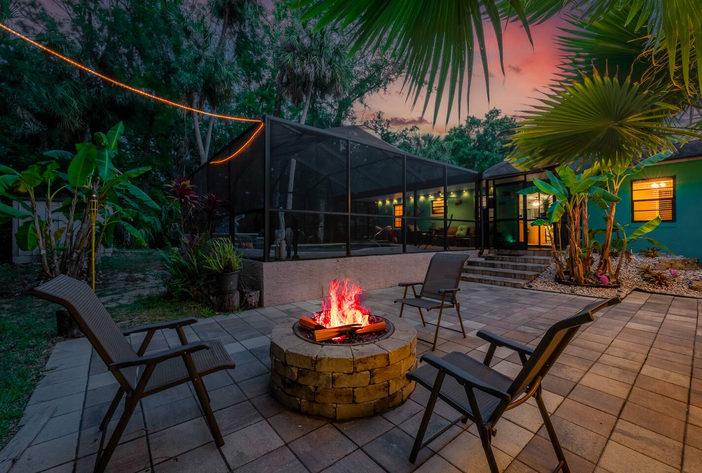 Tropical Garden w/ Heated Pool* 3 mins Sis Spring