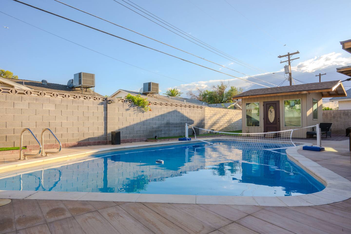 Trendy Villa near Vegas Strip with Pool hot & tub El camino - Holiday Home - Holiday Home