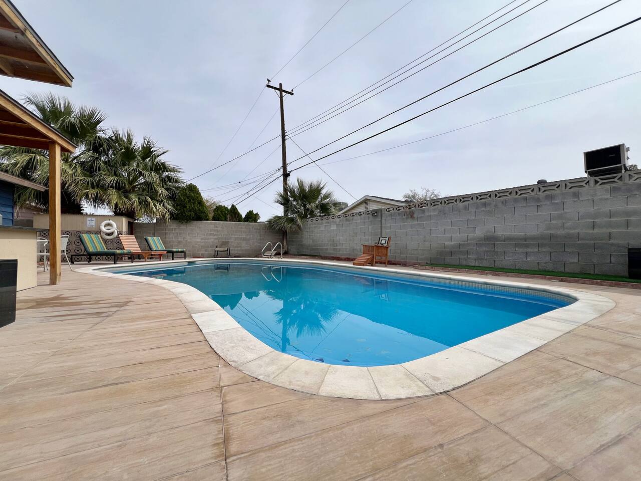 Trendy Villa near Vegas Strip with Pool hot & tub El camino - Holiday Home - Holiday Home