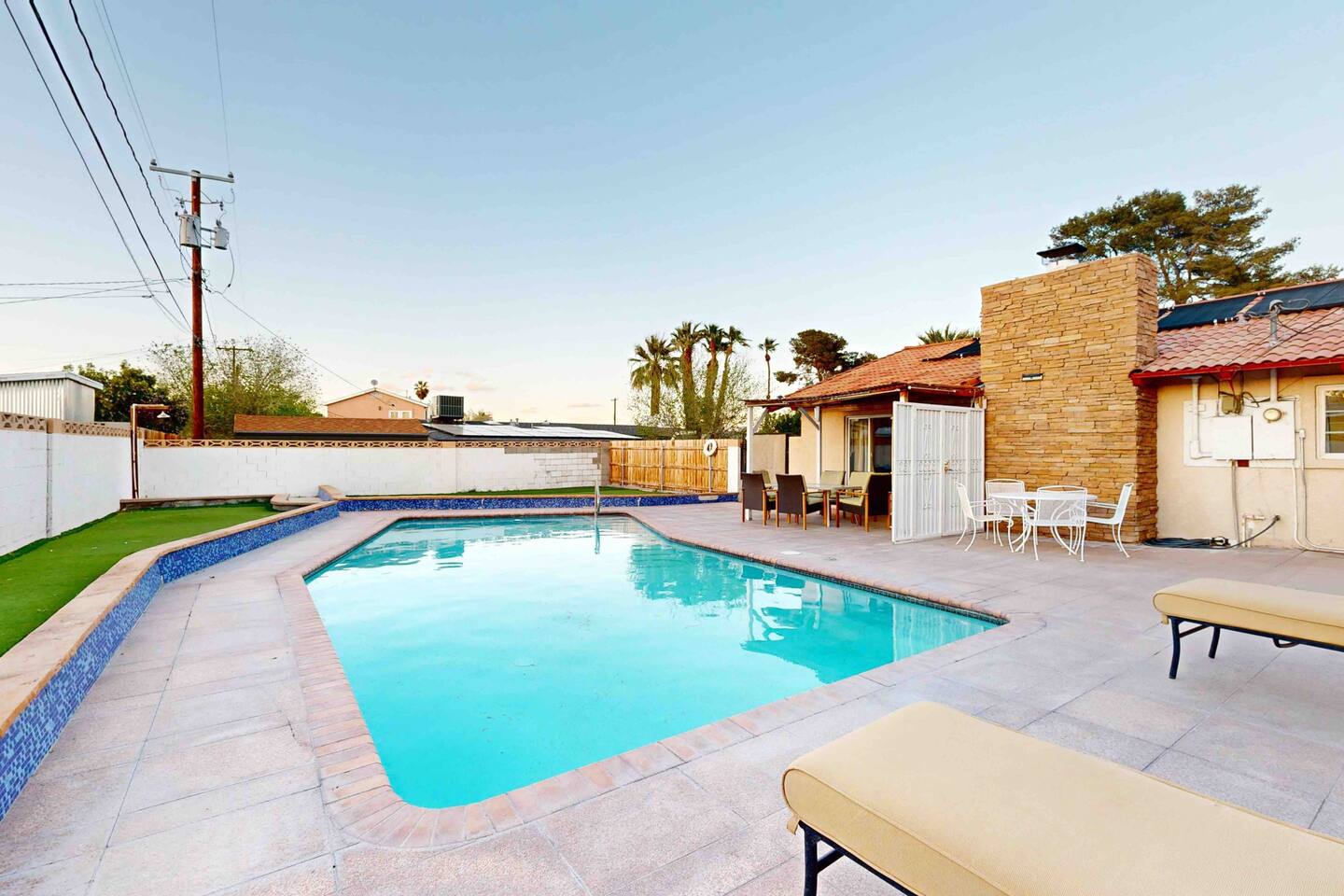 Kirkland Spacious House Near Las Vegas Strip with Pool