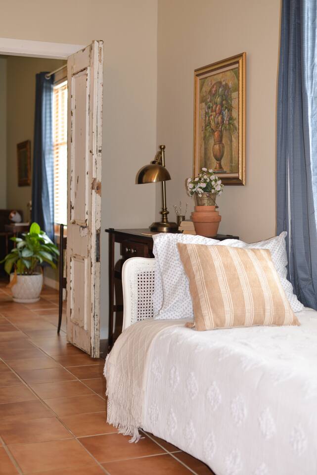 Rustic French Retreat nr Shenandoah Caverns
