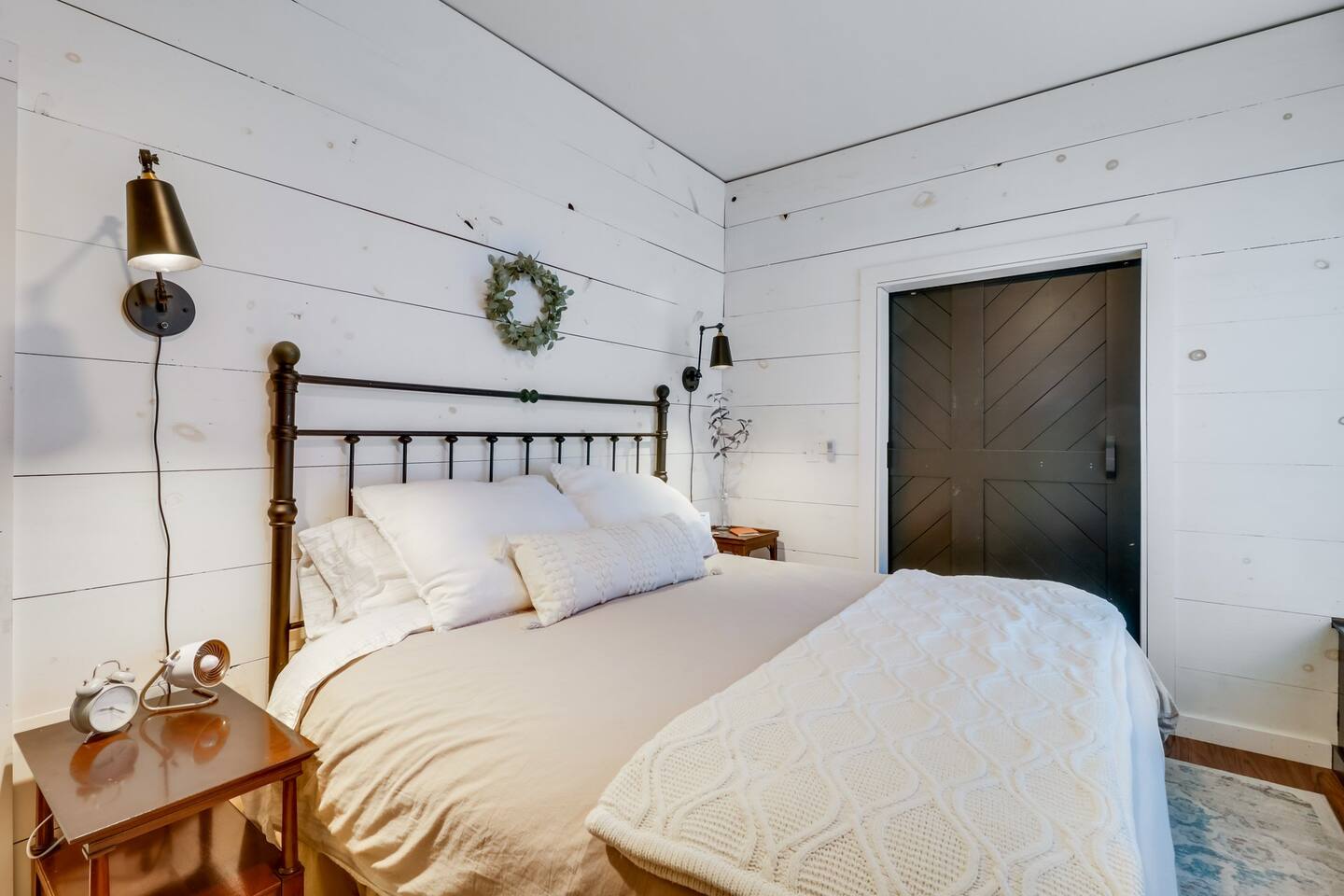 Valley Peace Retreat: Spacious & Serene