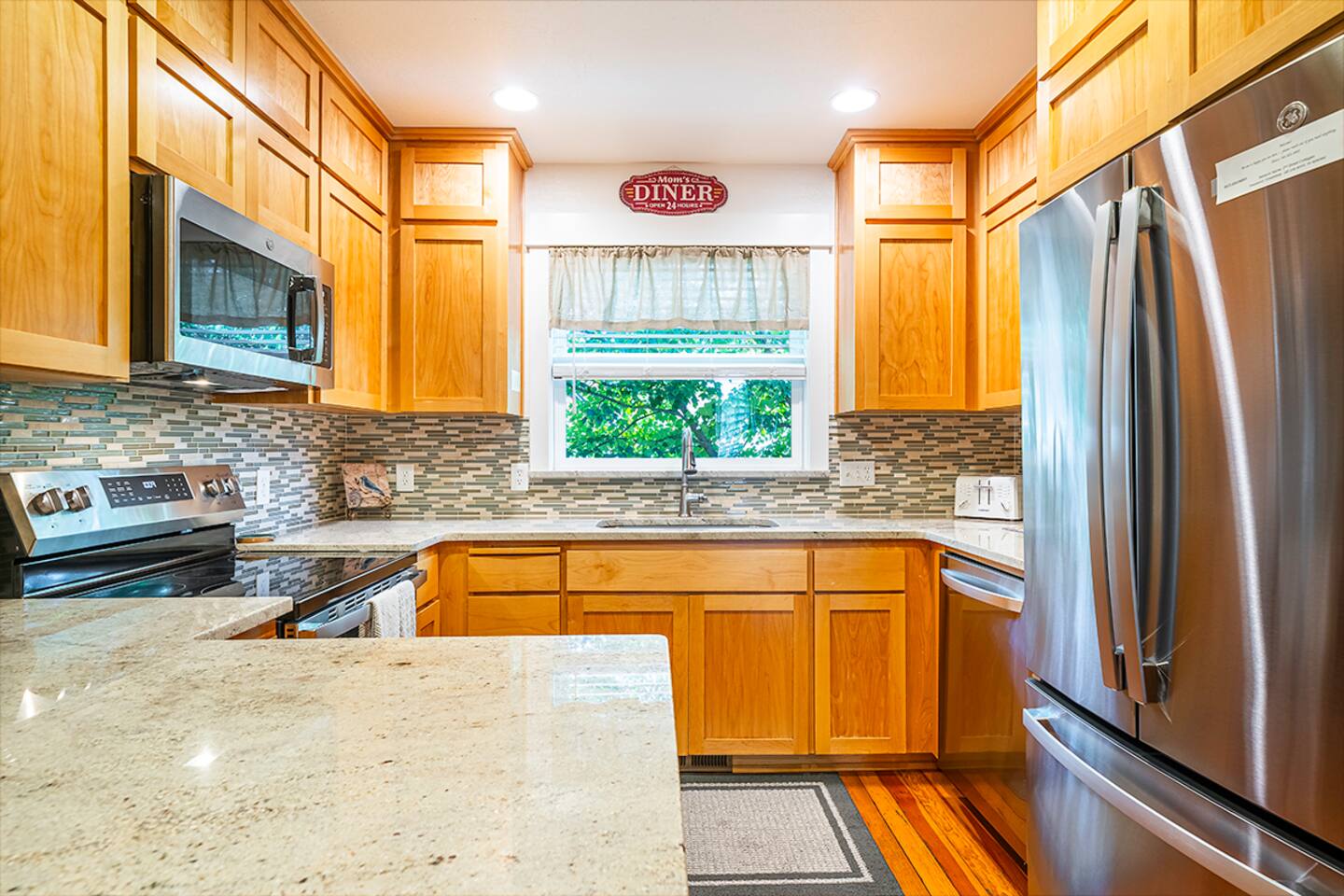 Historic Heritage House in the Heart of Ashland