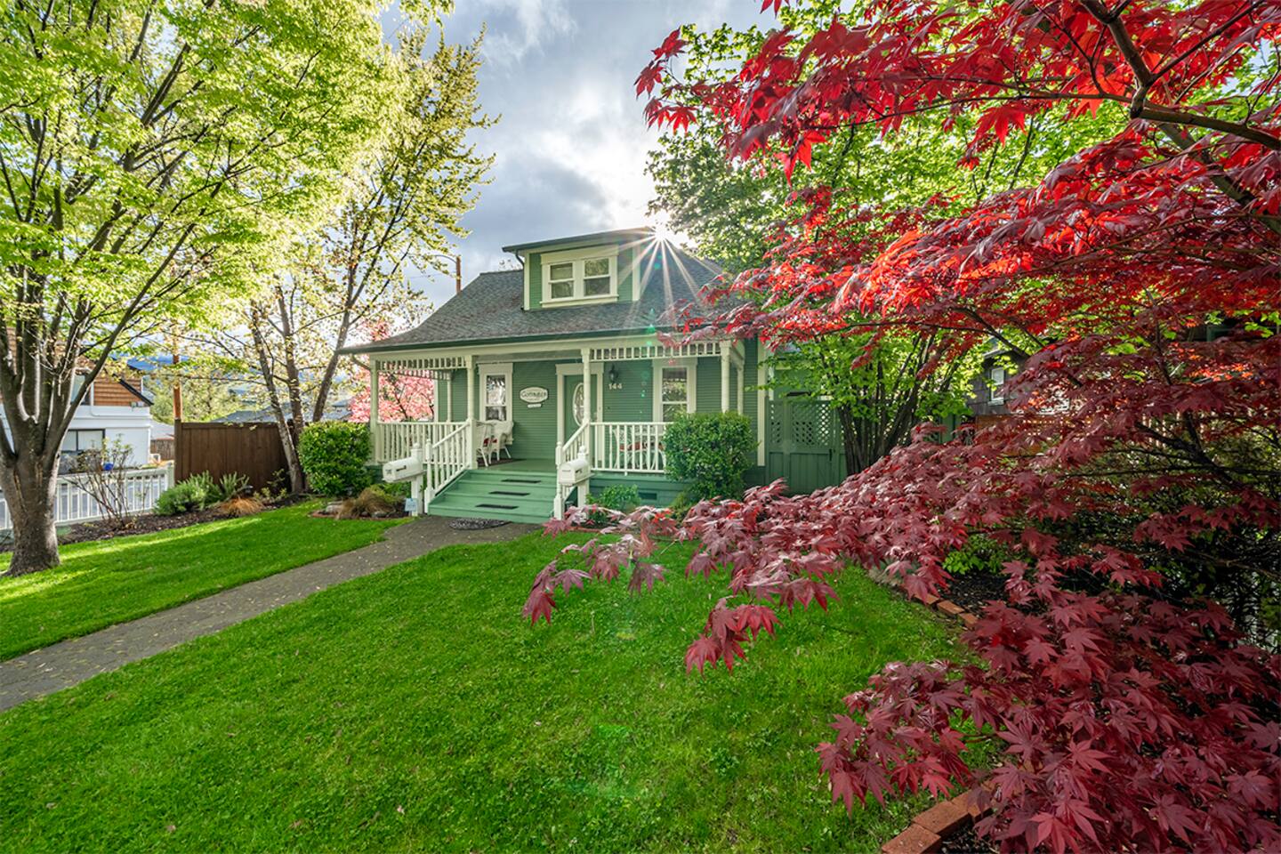 Historic Heritage House in the Heart of Ashland