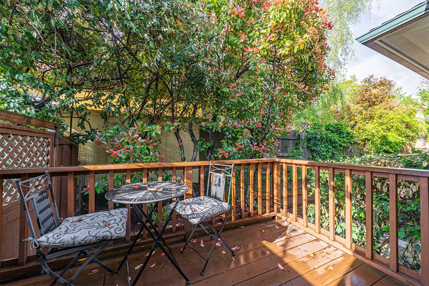 April only $150/night. Garden Suite @2nd Street